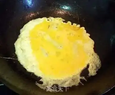 Make Pumpkin fried eggs step 1