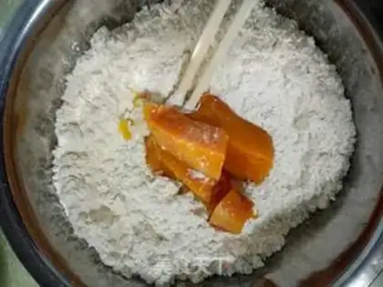 Make Rose buns step 2