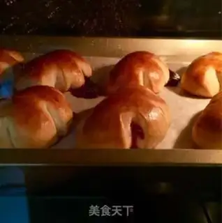 Make Cherry jam bread step 11
