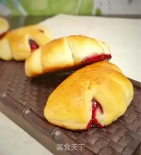 Make Cherry jam bread step 12