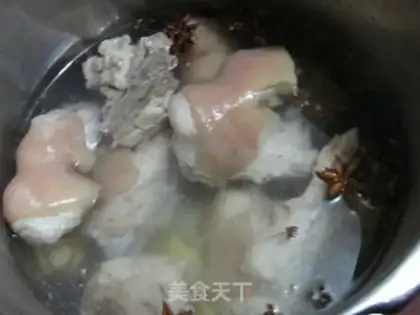 Make Maran head pigbone soup step 4