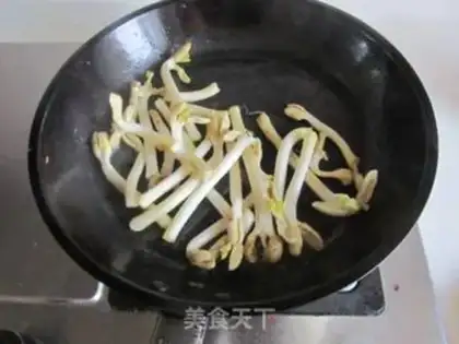 Make Peanut sprouts and tofu step 3
