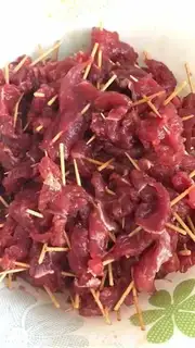Make Spicy toothpick beef step 1
