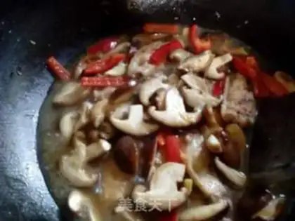 Make Chicken wings, mushrooms step 3