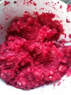 Make Russian red salad step 9