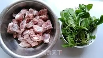 Make Soup with a small steak step 0