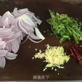 Make Home pig skin and onions step 3
