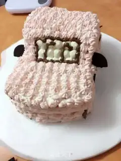 Make Car birthday cake step 6