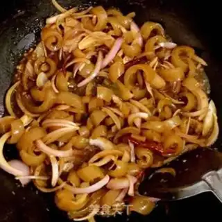 Make Home pig skin and onions step 7