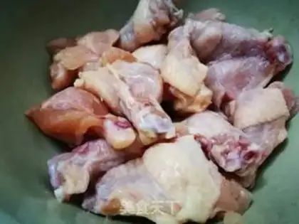 Make A black chicken with no water and garlic step 0