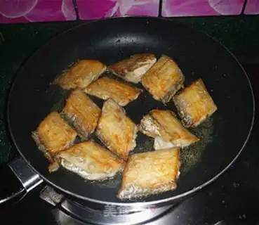 Make Japanese salad sauce and fish step 6