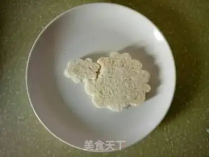 Make Little sheep and fruit bread step 1