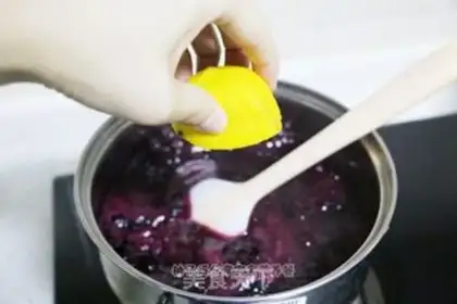 Make Blueberry jam step 4