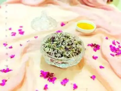Make Powdered purple flowers step 8