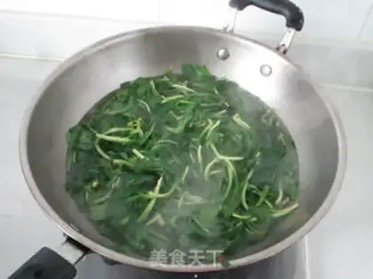 Make Maran Bean Dry Greens step 1