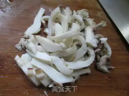 Make The sour is starting to fry the squid step 1