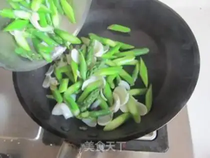 Make Lily step 4