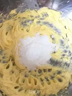 Make A pound cake of clot nuts step 3
