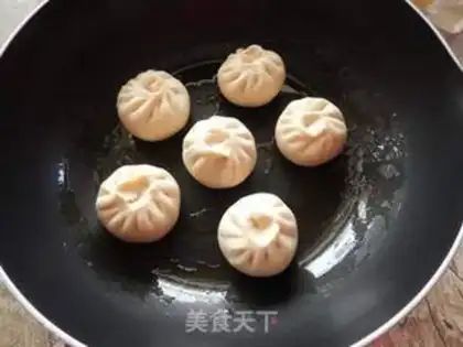 Make Piggy buns step 13