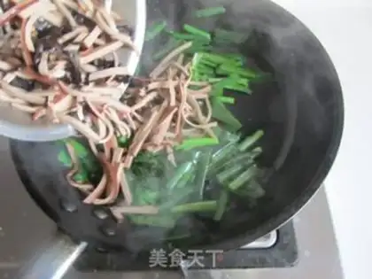 Make Scrambled eggs step 4