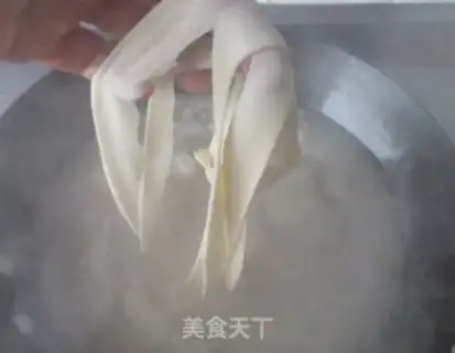 Make Noodle pigbone noodles step 8