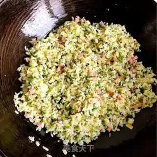 Make Sodium and egg fried rice step 5