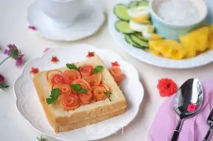 Make Apple roses, toast box step 14