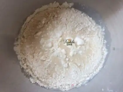 Make Onion salty bread step 1