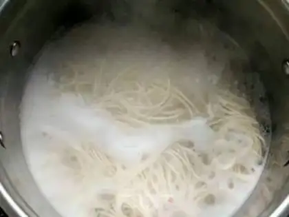 Make Sour spicy noodles step 2