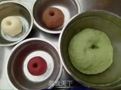 Make Elbow frog buns step 5