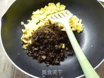 Make Black-mucked celery eggs step 5