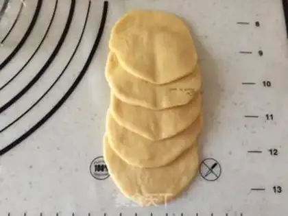 Make Rose bread step 5