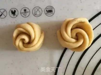 Make Rose bread step 6