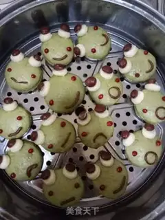 Make Elbow frog buns step 13