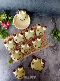 Make Elbow frog buns step 16