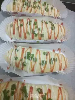 Make Meat pine cheese salad bread step 13