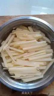 Make Fries with less oil step 1