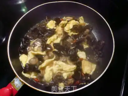 Make Mulberry fried eggs step 3