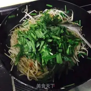 Make Soccer bean sprouts step 4