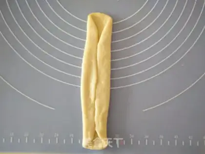 Make Japanese milk rolls step 9