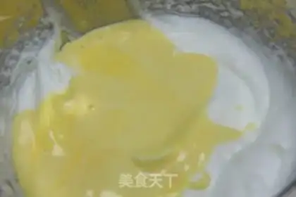 Make Double-colour tea cake rolls step 6