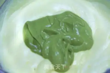 Make Double-colour tea cake rolls step 8