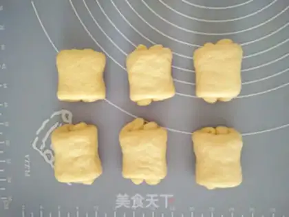 Make Japanese milk rolls step 12