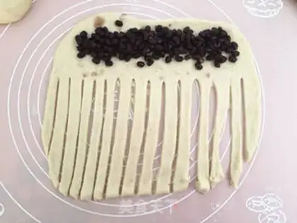 Make Yogurt-beans bread step 9