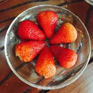 Make Sweet strawberries step 0