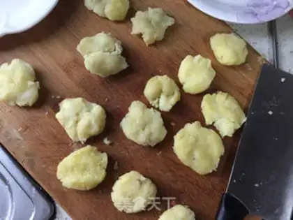 Make Porridge salt, potatoes step 4