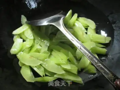 Make Eggs dry and fried step 2