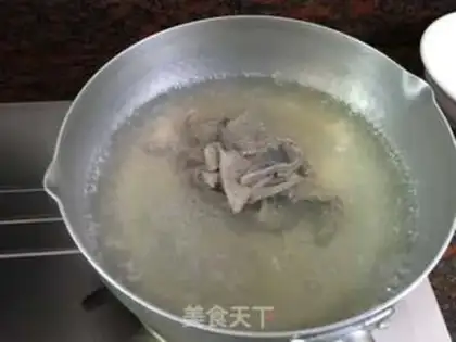 Make Pork gravy soup step 1