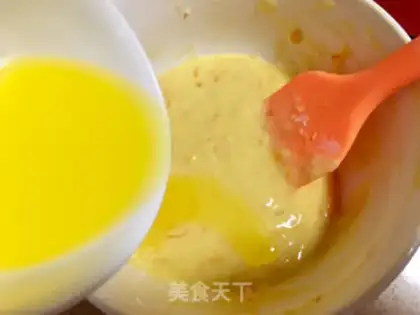 Make Orange-coloured Madeleine cake step 5