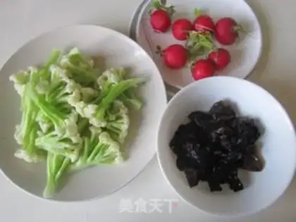 Make Wood, cherry radish gravy step 0